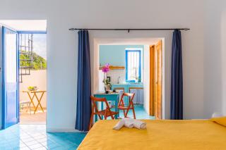 La finestra sul mare by Tizzano House - Procida - 4