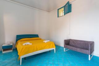 La finestra sul mare by Tizzano House - Procida - 6