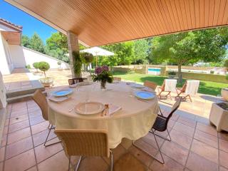 Villa Blanca con piscina a 15 minutos de Toledo - Apartamentos Aloha Toledo - Olías del Rey - 3