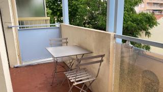 Goeland 3, climatisé, wifi, balcons petite vue mer latérale au 3 eme étage sans ascenseur - Tolone - 4
