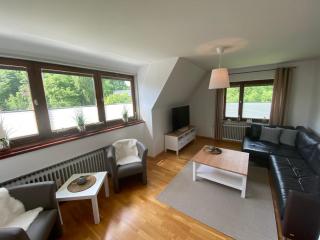 Ferienwohnung mit Balkon und eingezäunten Garten - Aurich - 8