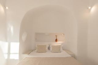 White Cellar cave houses by Cycladica - 1