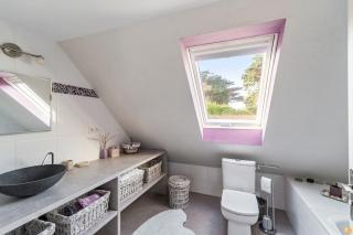 Superbe Villa 4 étoiles avec très belles prestations et jardin sur la mer à TREGASTEL - Ref 7 - 4
