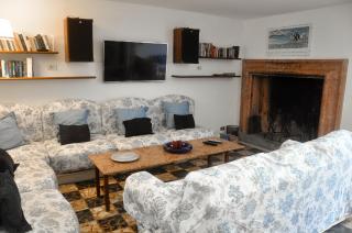 Luxury apartment inside beachfront villa - 3