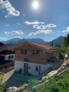 Chalet BERGSUCHT in Ruhpolding Bayern, Traumlage am sonnigen Südhang, kostenlose Parkplätze, schnelles WLAN, ruhige Sackgasse, NETFLIX inklusive - Ruhpolding - 0