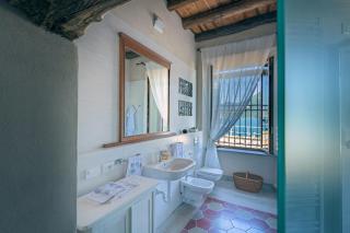 Residenza di Prestigio In Riva al Lago Marone LOFT - Marone - 3