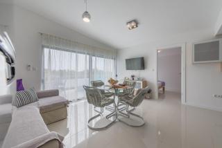 Windrose Apartments - 4