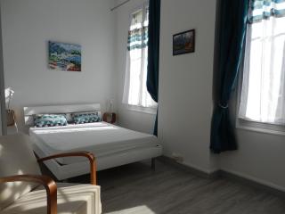 Appartement T2 ou T1 côté cour/jardin avec garage - Rochefort - 4