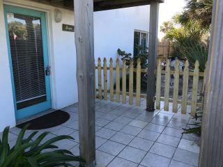 Bajos - At Casas de la Playa Beachside - Flagler Beach - 5
