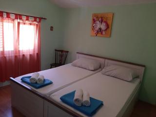 Apartments Mira - Tkon - 4