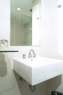 Lynn Hotel Serang - Serang - 7