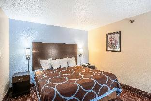 Super 8 by Wyndham Galesburg - Galesburg - 2