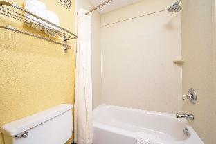 Xecutive Inn and Suites - Center - 5