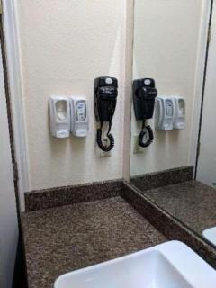 Americas Best Value Inn - Brownsville - 6