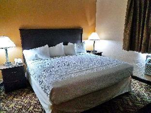 Americas Best Value Inn and Suites Bismarck - Bismarck - 4