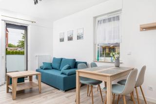 Słoneczny Apartament z dwiema sypialniami i parkingiem by Noclegi Renters - 9
