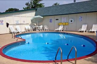 Travelodge by Wyndham Lansing - Lansing - 7