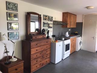 Sweet n’ Boujee Studio Apartment with Varenda - 6