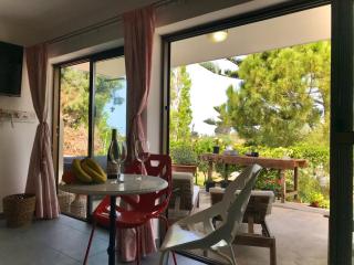 Sweet n’ Boujee Studio Apartment with Varenda - Paphos - 1