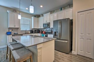 Resort-Style Family Townhome 10 Mi to Disney! - 5