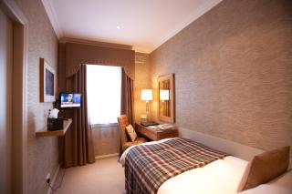 Burt's Hotel - Melrose - 2