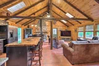 Woodsy Beaver Cove Cabin with Deck and Fire Pit! - The Highlands - 7