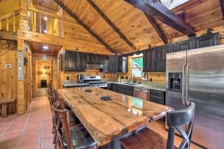 Woodsy Beaver Cove Cabin with Deck and Fire Pit! - The Highlands - 3