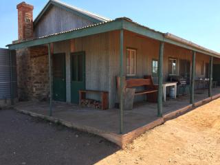 Holowiliena Station & The Outback Blacksmith - Monti Flinders - 8