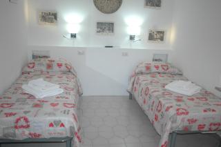 B&B La Terrazza - La Caletta - 3