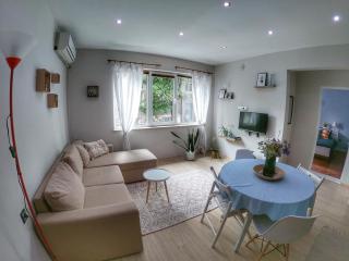 Into The BLUE, 4 guests, 5 min away from the BEACH - Varna - 6
