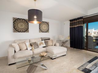 2305 - Luxury villa with sea view and pools - 1