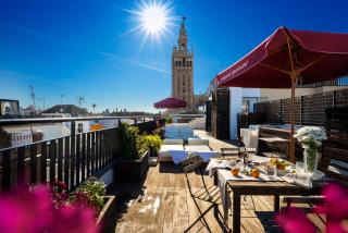 Cathedral Luxury Studio, Swimming Pool and Cathedral Views - Sevilha - 8