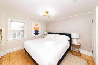 * Midcentury Modern Getaway * Prime Location * - 3