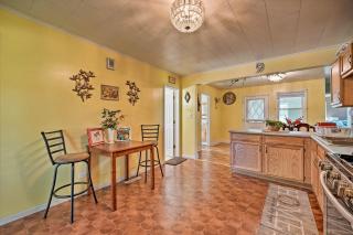 3 Mi to Lake Michigan Access Sawyer Home with Patio - Sawyer - 2