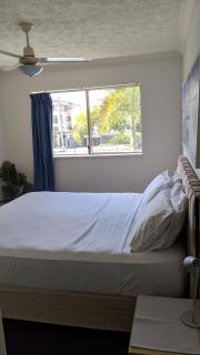 Mermaid Beach Apartment - Gold Coast - 8