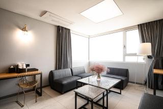 Hotel The Designers Hongdae - 2