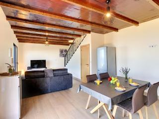 Casa da Felicidade by LovelyStay - Prazeres - 5