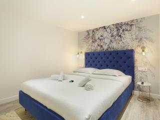 Rent a Room - Apartment St Honore - Paris - 4
