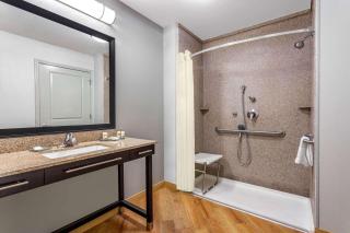 La Quinta by Wyndham Columbus - Edinburgh - Columbus - 3