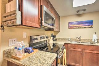 Pool Access and Private Deck Condo in Sedona - 1
