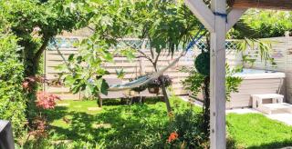 Beachfront House with Private Jacuzzi and Garden Zadar - Zadar - 5