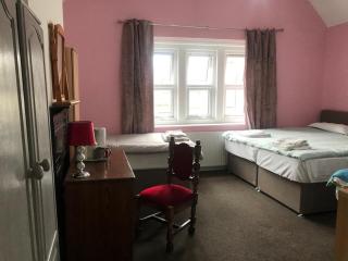 Heathrow Stay - Hounslow - 9