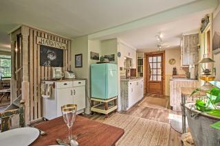 Rustic-Chic Cottage with Yard and Grill - Near Hiking! - 1