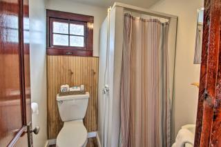 Weirs Channel Cottage with Beach Access! - Laconia - 2