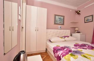 PINK 4 - Makarska (Macarsca) - 2