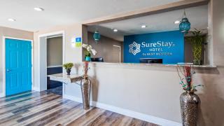 Travelodge by Wyndham San Antonio Downtown Northeast - San Antonio - 1