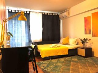 Downtown Unirii 2 Private Rooms with shared amenities - Bucarest - 1