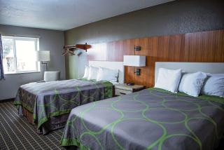 Super 8 by Wyndham Holbrook - 1