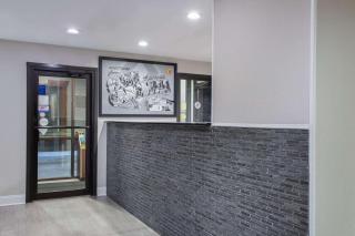 Super 8 by Wyndham Florence - 8