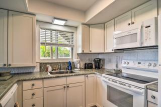 Breezy Belleair Beach Condo - 12 Steps to Shore! - Clearwater Beach - 2